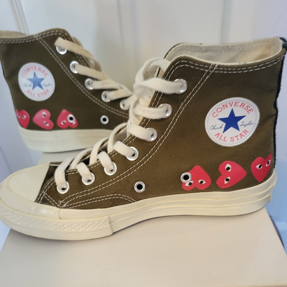 Brand New Never Worn Converse Red and Brown Sneakers with Classic Design